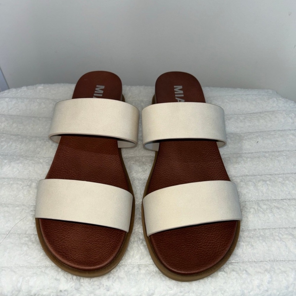 MIA Women's Tan and Cream Slide Sandals - Picture 2 of 4
